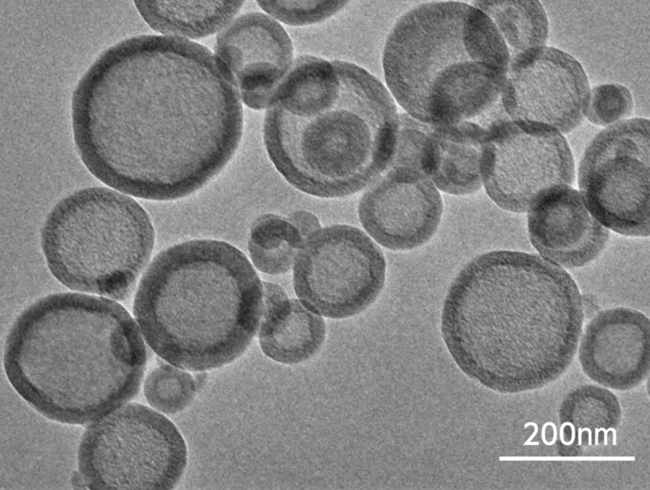 新機能性材料展 出展製品 トクヤマ：サブミクロンサイズの中空シリカ